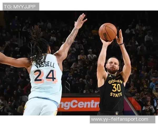 追梦谈防守文班表现:马刺为他设计多样掩护我仿佛在追逐库里的脚步